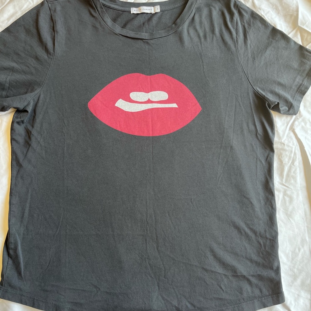 South parade Lola T-shirt size L , grey , new never worn , no tags